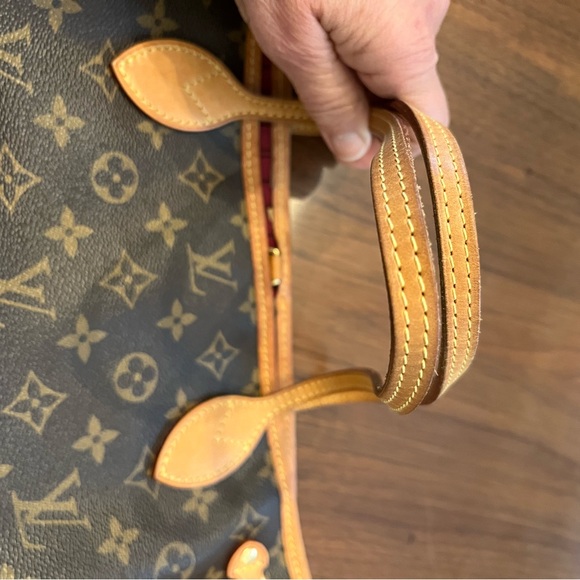 Louis Vuitton  Monogram PM Neverfull - Picture 6 of 8